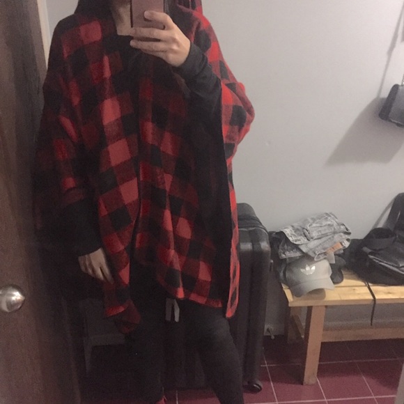 Zara plaid red poncho - cozy for outdoor nights by the fire pit and into fall - Picture 1 of 8